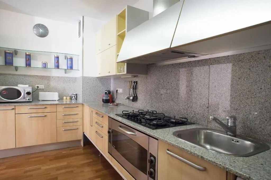 Canela Homes Barcelona Universitat 0*,  Spain