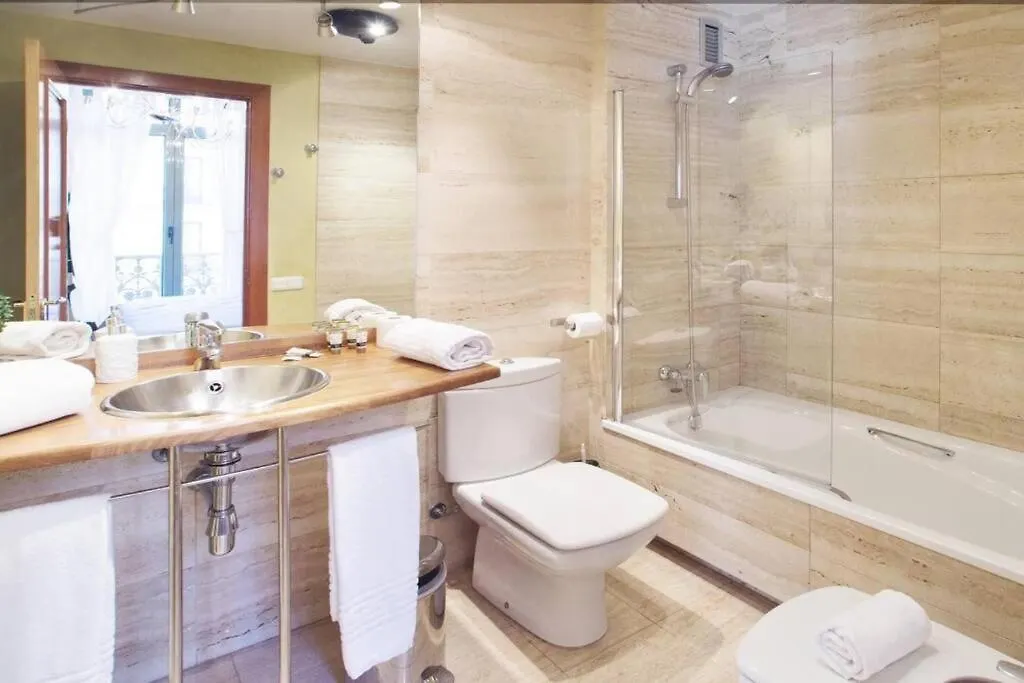 Daire Canela Homes Barcelona Universitat İspanya